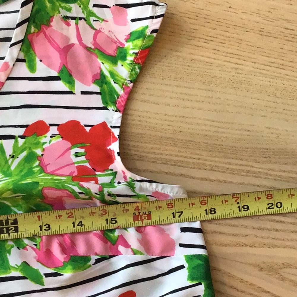 Cute Spring top! - Picture 4 of 8